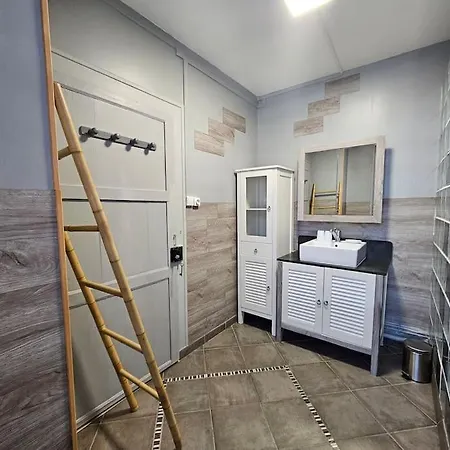 Les Caloges , Maison Avec Terrasse 度假居